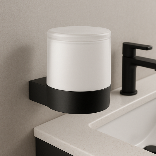 Noir et Neige – Wand-Seifenspender in Schwarz & Weiß | Mattes Finish